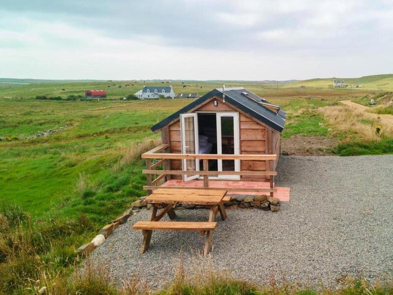 North Uist Lodges Tigharry Экстерьер фото