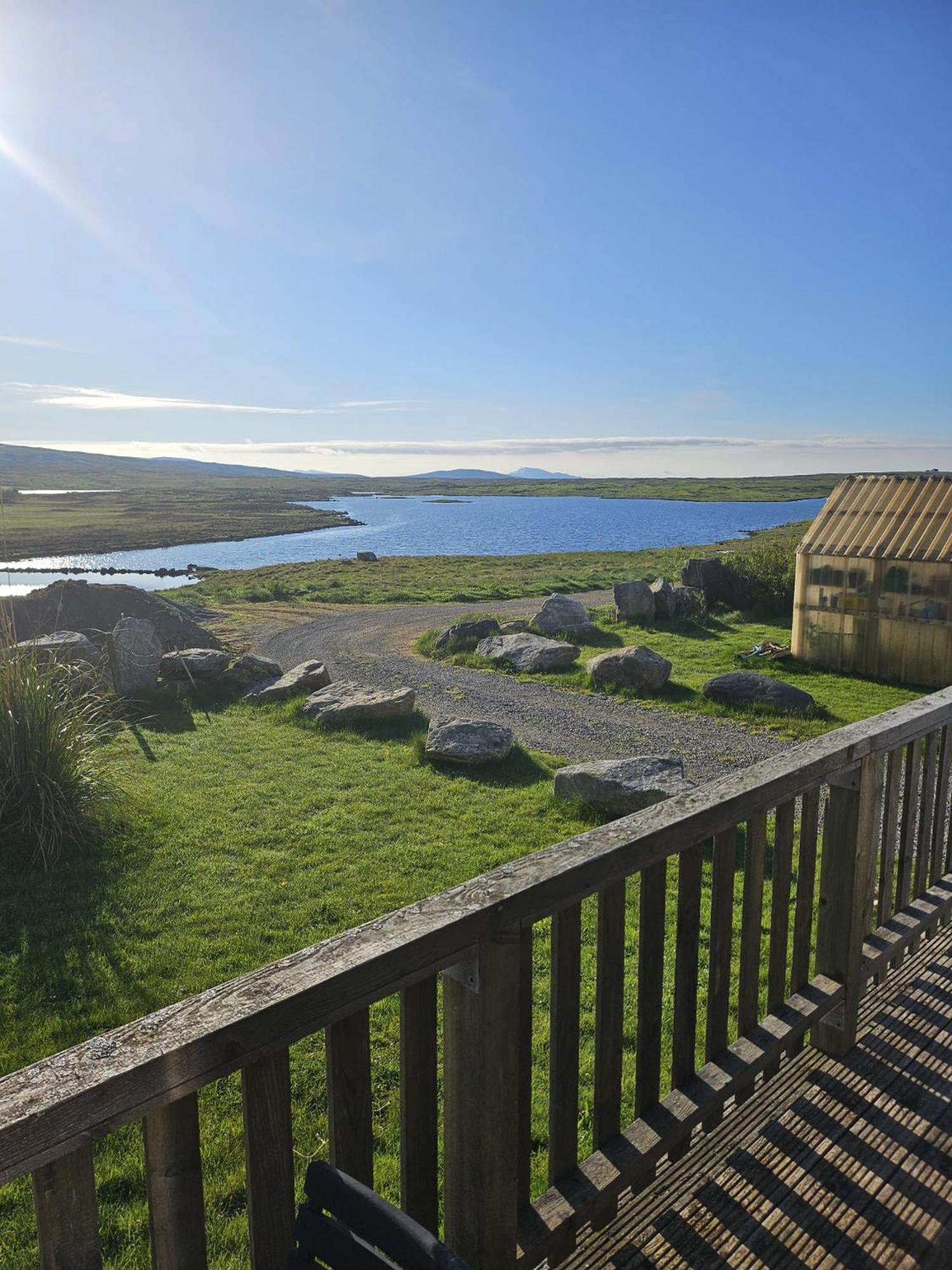 North Uist Lodges Tigharry Номер фото
