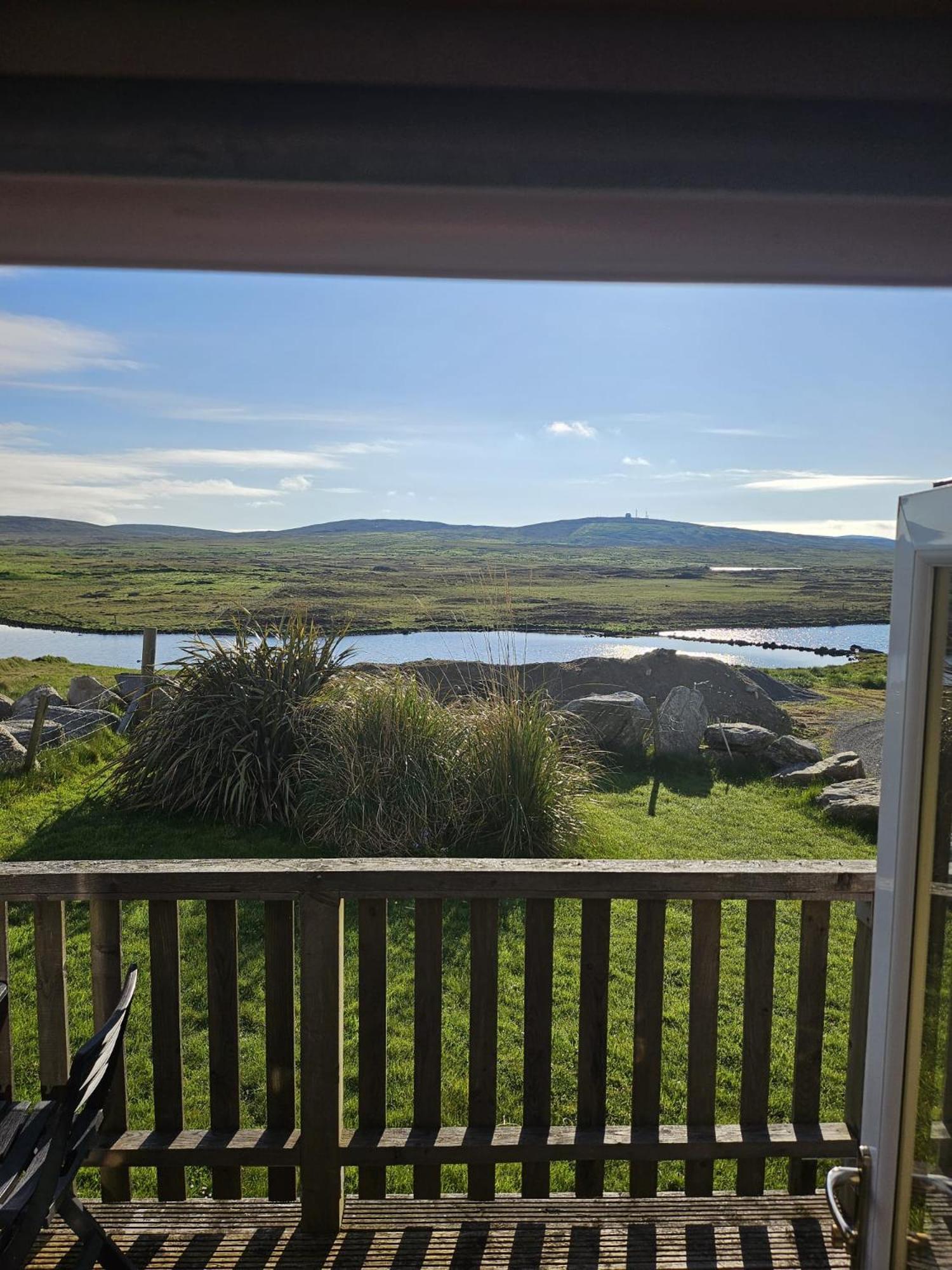 North Uist Lodges Tigharry Номер фото